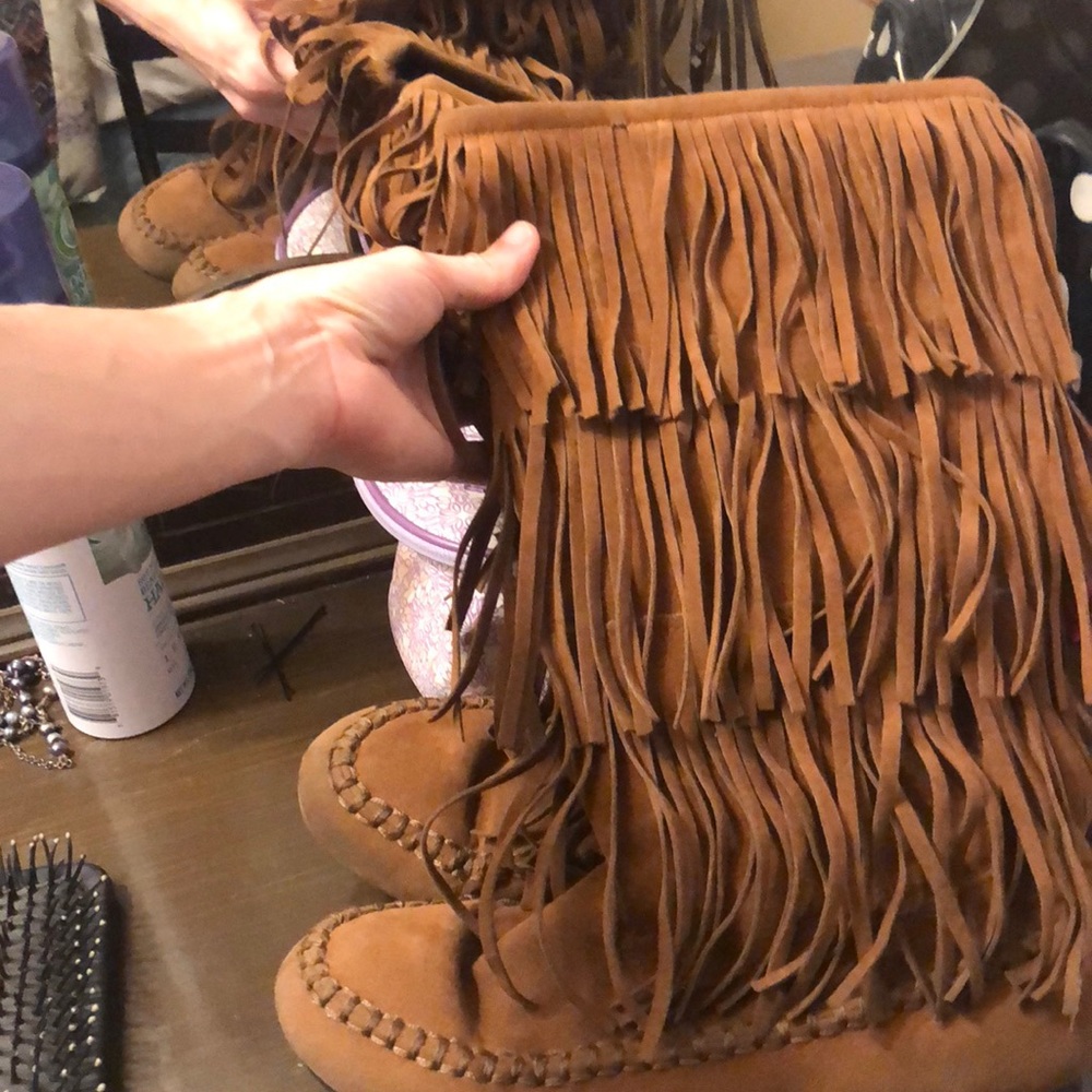 Fringy boots! Very cute!